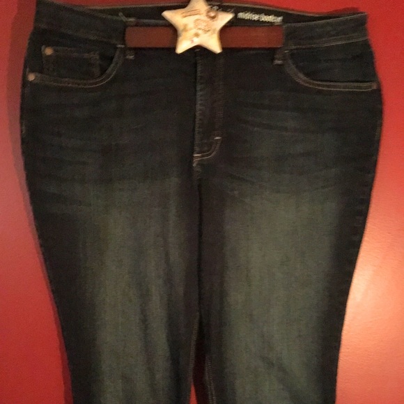 Women’s Dark-Rinsed Boot-Cut Jeans - Picture 2 of 5
